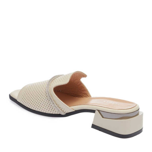 Bej Deri Kadın Terlik - K24Y1TR67110-A25 - 2