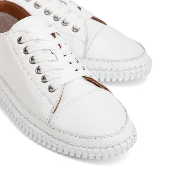 Beyaz Hakiki Deri Kadın Sneaker - K4MEAY068703-A26 - 3