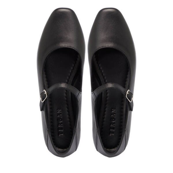 Siyah Deri Kadın Babet - K25S1BB68352-A23 - 5