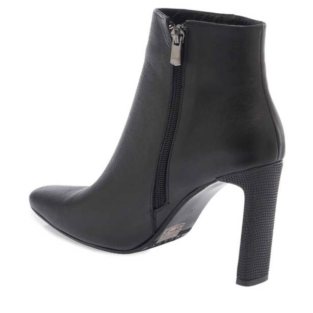 Siyah Hakiki Deri Kadın Klasik Bot - K23K1BT66935-A23 - 2