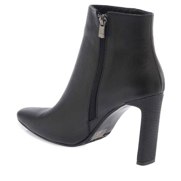 Siyah Hakiki Deri Kadın Klasik Bot - K23K1BT66935-A23 - 2