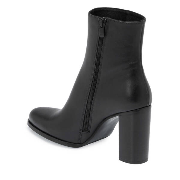 Siyah Deri Kadın Klasik Bot - K24K1BT67613-A23 - 2