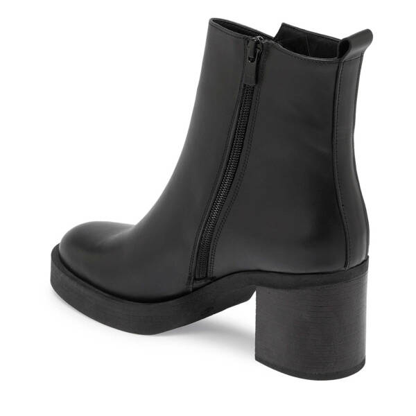 Siyah Deri Kadın Klasik Bot - K24K1BT67627-A23 - 2