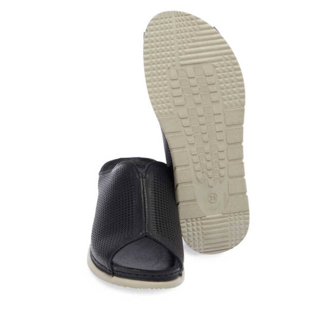 Siyah Deri Kadın Terlik - K24Y1TR67088-A23 - 4