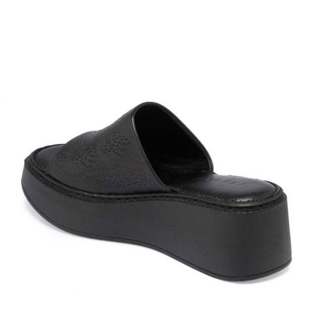 Siyah Hakiki Deri Kadın Terlik - K24Y1TR67218-A23 - 3