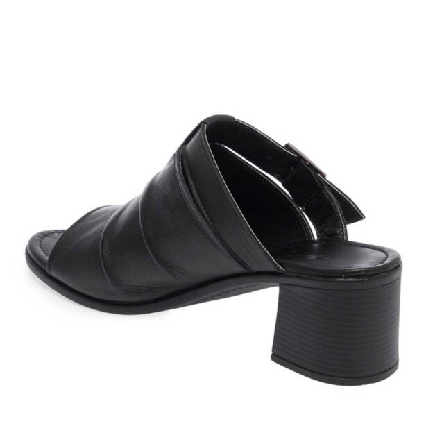 Siyah Hakiki Deri Kadın Terlik - K24Y1TR67231-A23 - 3