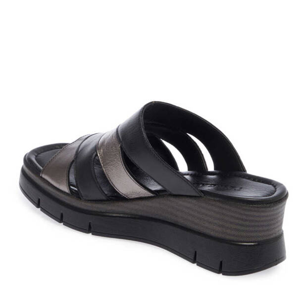 Siyah Hakiki Deri Kadın Terlik - K24Y1TR67233-O6H - 3