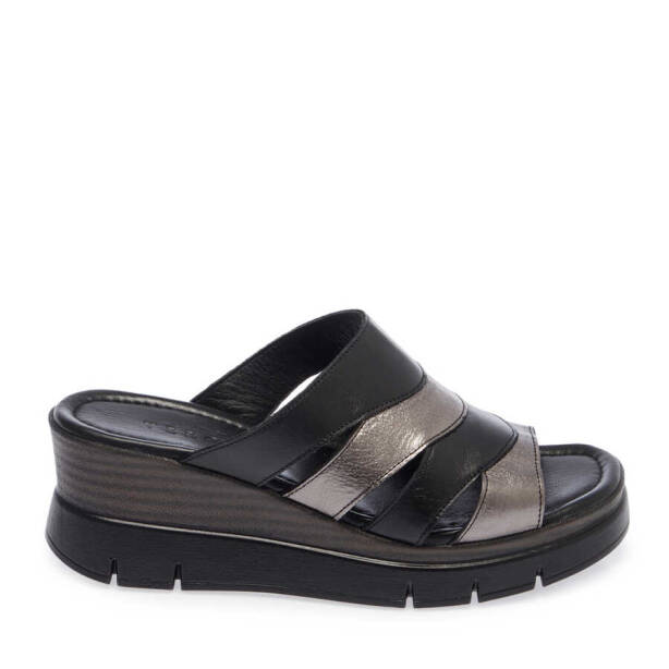 Siyah Hakiki Deri Kadın Terlik - K24Y1TR67233-O6H 