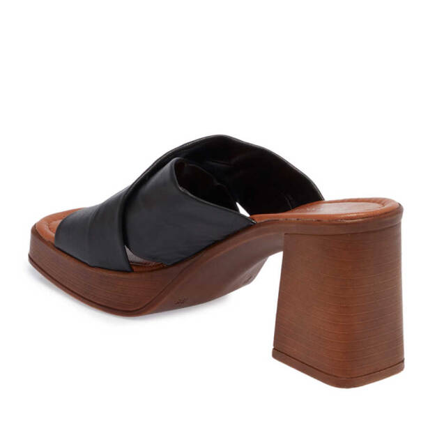 Siyah Hakiki Deri Kadın Terlik - K24Y1TR67238-A23 - 2