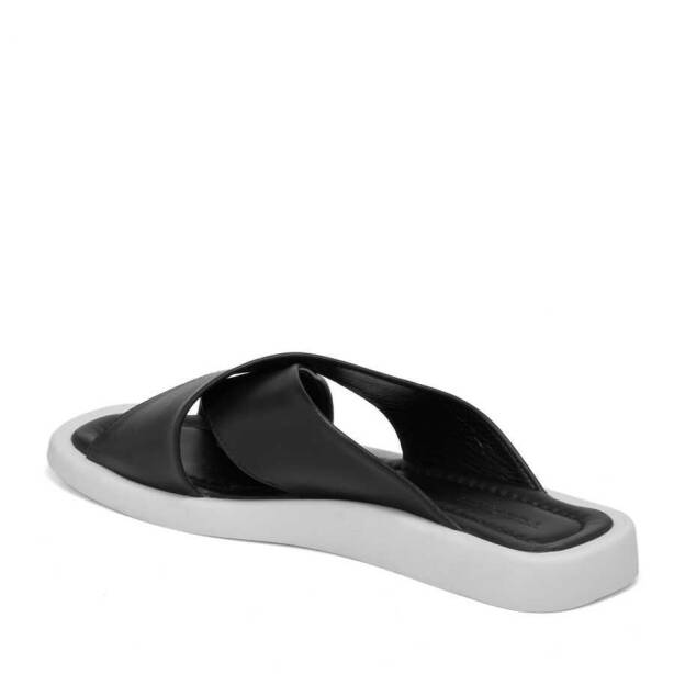 Siyah Hakiki Deri Kadın Terlik - K24Y1TR67433-A23 - 3