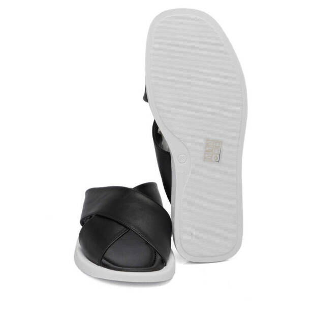 Siyah Hakiki Deri Kadın Terlik - K24Y1TR67433-A23 - 4