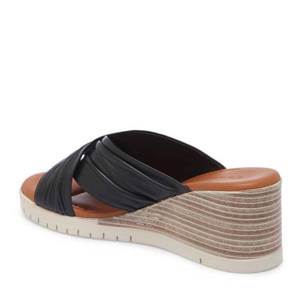 Siyah Hakiki Deri Kadın Terlik - K25Y1TR67775-A23 - 2