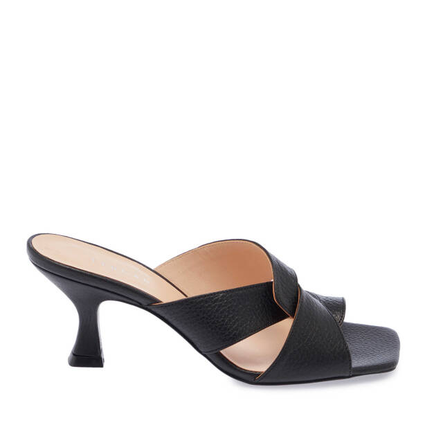 Siyah Hakiki Deri Kadın Terlik - K25Y1TR67795-A23 