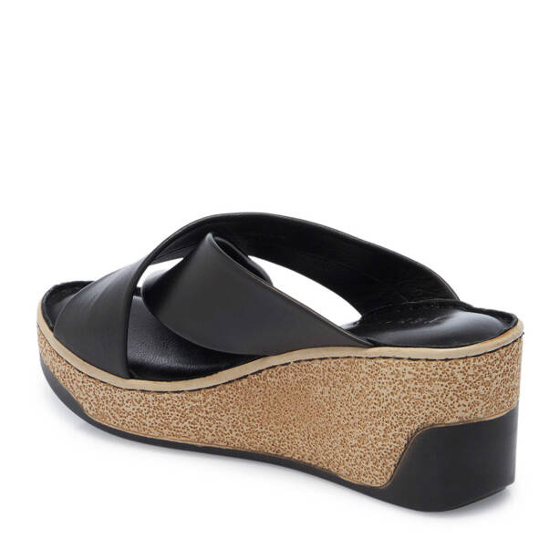 Siyah Hakiki Deri Kadın Terlik - K25Y1TR67834-A23 - 3