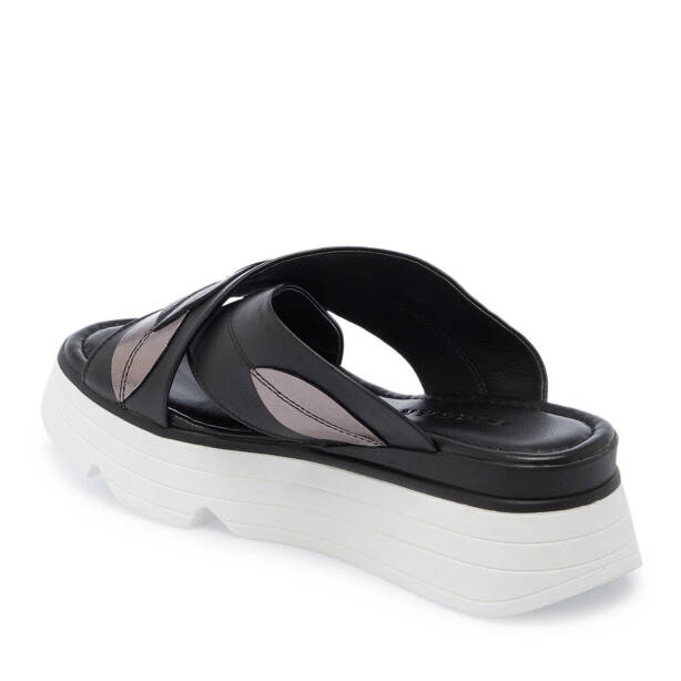 Siyah Hakiki Deri Kadın Terlik - K25Y1TR67880-A23 - 3