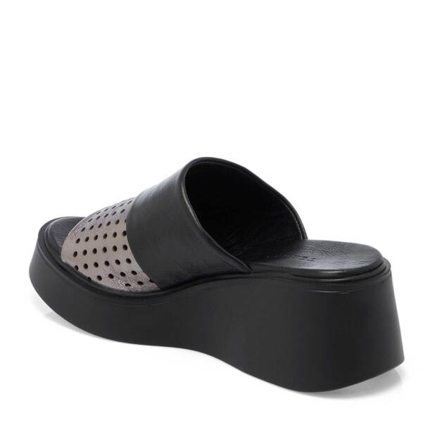 Siyah Hakiki Deri Kadın Terlik - K25Y1TR67891-A23 - 3