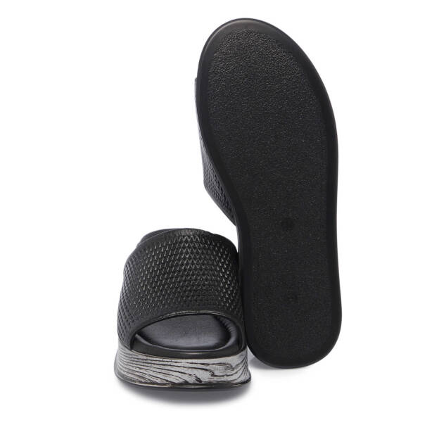 Siyah Hakiki Deri Kadın Terlik - K25Y1TR67925-A23 - 4