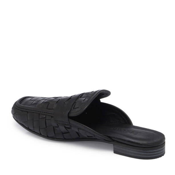 Siyah Hakiki Deri Kadın Terlik - K25Y1TR67963-A23 - 3