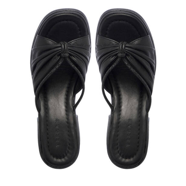 Siyah Hakiki Deri Kadın Terlik - K25Y1TR68059-A23 - 5