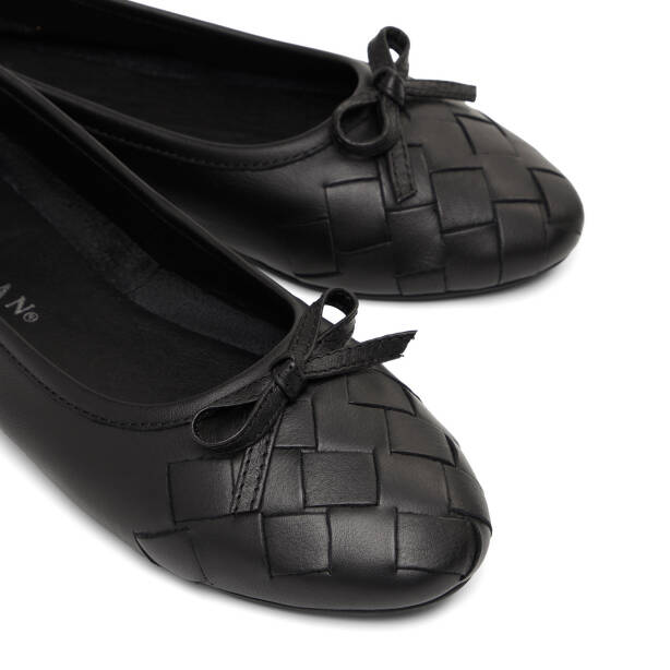 Siyah Hakiki Deri Kadın Babet - K26I1BB68482-A23 - 3