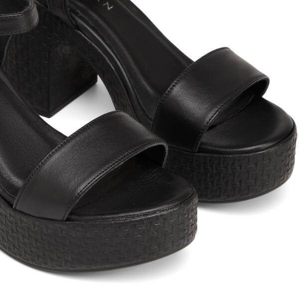 Siyah Hakiki Deri Kadın Sandalet - K25Y1SN67768-A23 - 3