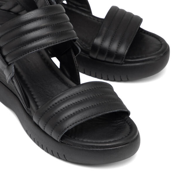 Siyah Hakiki Deri Kadın Sandalet - K26Y1SN68669-A23 - Tergan