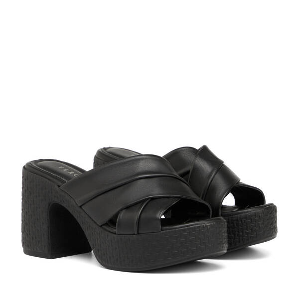 Siyah Hakiki Deri Kadın Terlik - K25Y1TR67767-A23 - 2