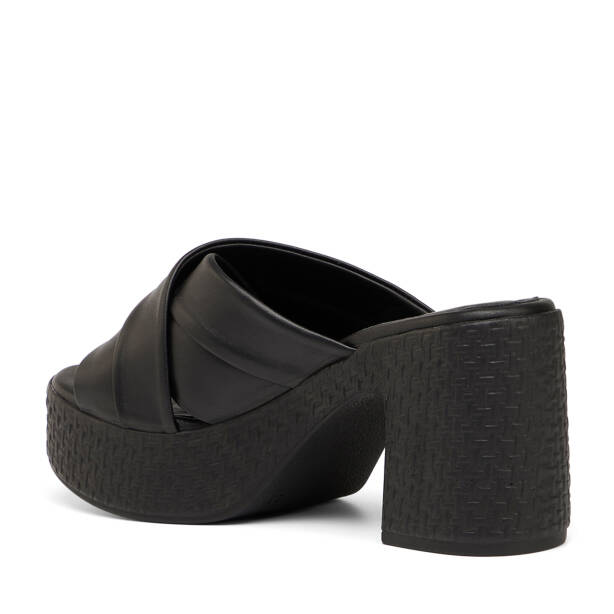 Siyah Hakiki Deri Kadın Terlik - K25Y1TR67767-A23 - 4