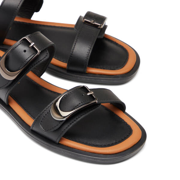 Siyah Hakiki Deri Kadın Terlik - K26Y1TR68420-A23 - 3