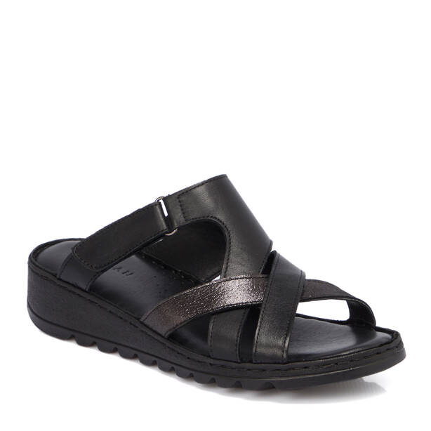 Siyah Hakiki Deri Kadın Terlik - K26Y1TR68500-A23 - 2