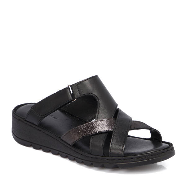 Siyah Hakiki Deri Kadın Terlik - K26Y1TR68500-A23 - 2