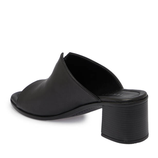 Siyah Hakiki Deri Kadın Terlik - K26Y1TR68524-A23 - 3