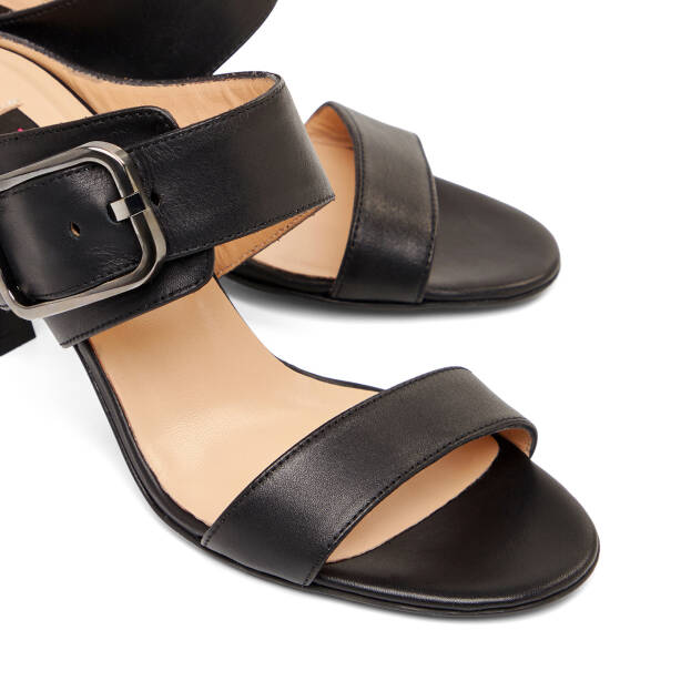 Siyah Hakiki Deri Kadın Terlik - K26Y1TR68568-A23 - 3