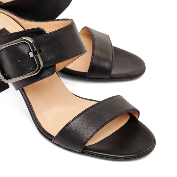 Siyah Hakiki Deri Kadın Terlik - K26Y1TR68568-A23 - 3