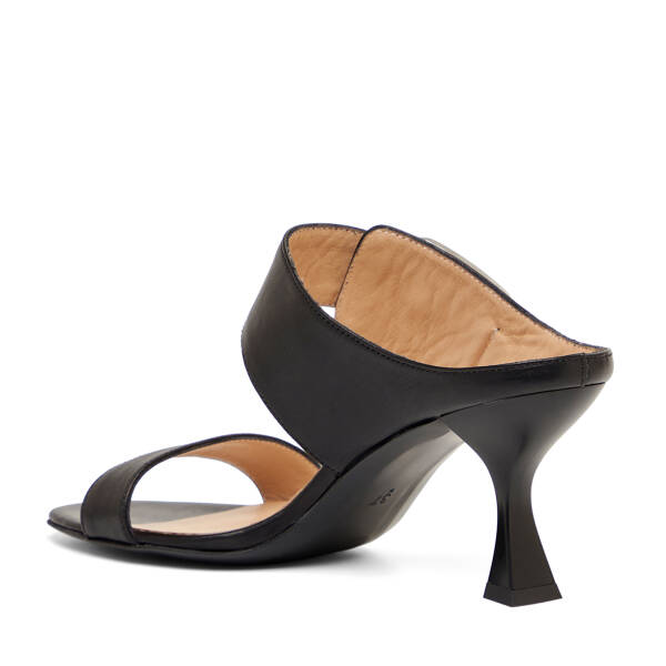 Siyah Hakiki Deri Kadın Terlik - K26Y1TR68568-A23 - 4